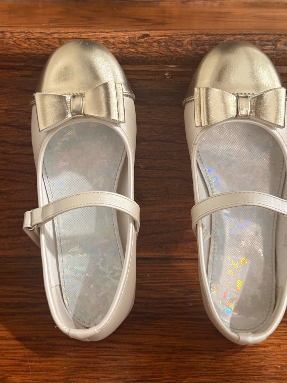 Girls Pearlized Gold Bow Mary Jane Dress Shoes